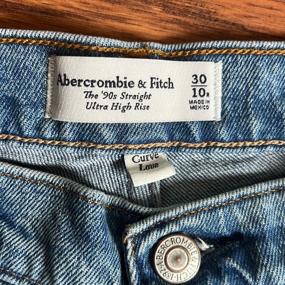 Abercrombie & Fitch Curve Love Ultra High Rise 90s straight jean size 10 - Picture 2 of 3
